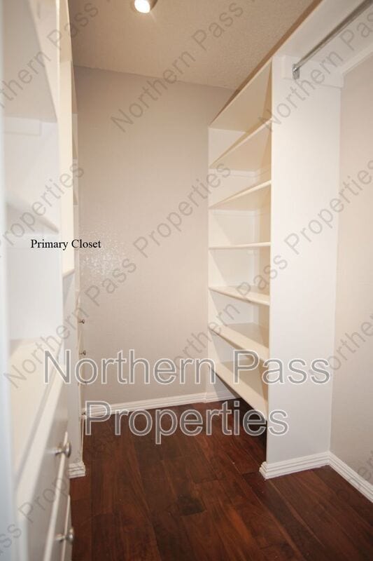 Building Photo - 7317 Luz De Lumbre Ave