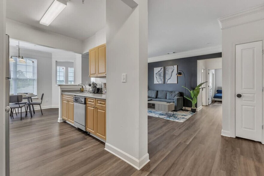 Building Photo - 8238 Hydon Dawn Ln