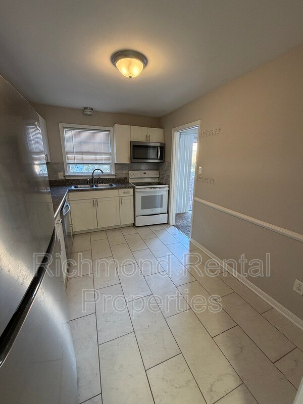 Building Photo - 2121 Lauderdale Dr