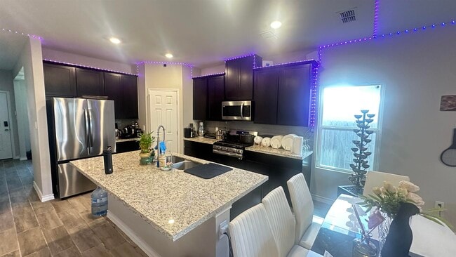 Building Photo - 1613 Ocaso Dr