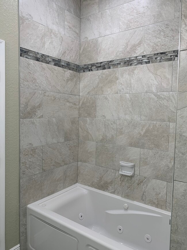 Building Photo - NEWER CONSTRUCTION MODERN HOME