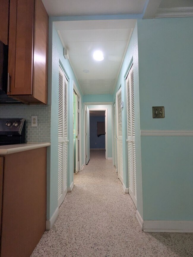 Building Photo - 1521 Normandy Way