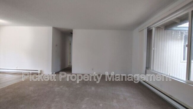 Building Photo - 1803 Winfield Ave