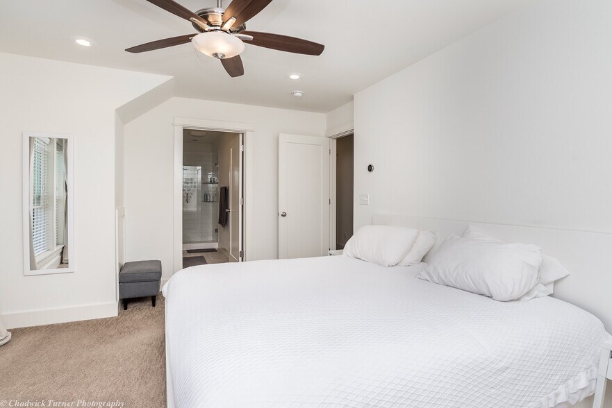 Building Photo - 306 NW H St