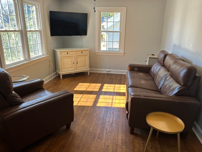 Building Photo - 237 N 2nd St