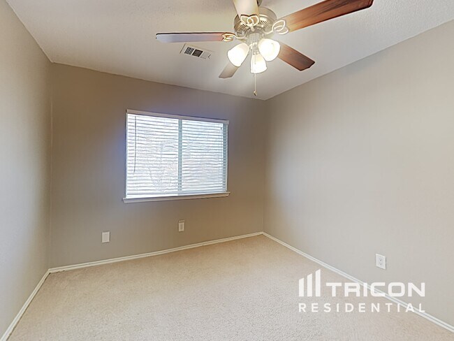 Building Photo - 6701 Silver Sage Dr