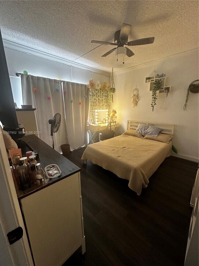 Building Photo - 3971 Coral Springs Dr