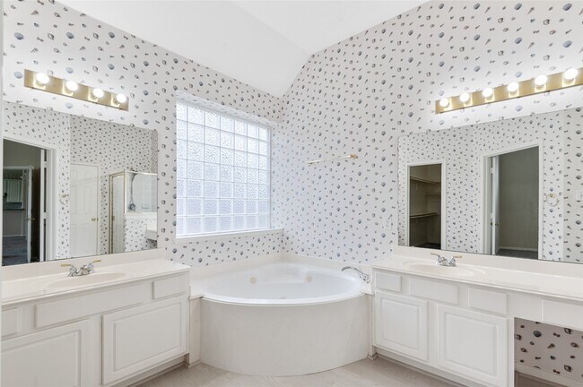 Building Photo - 18407 Timber Strand Dr