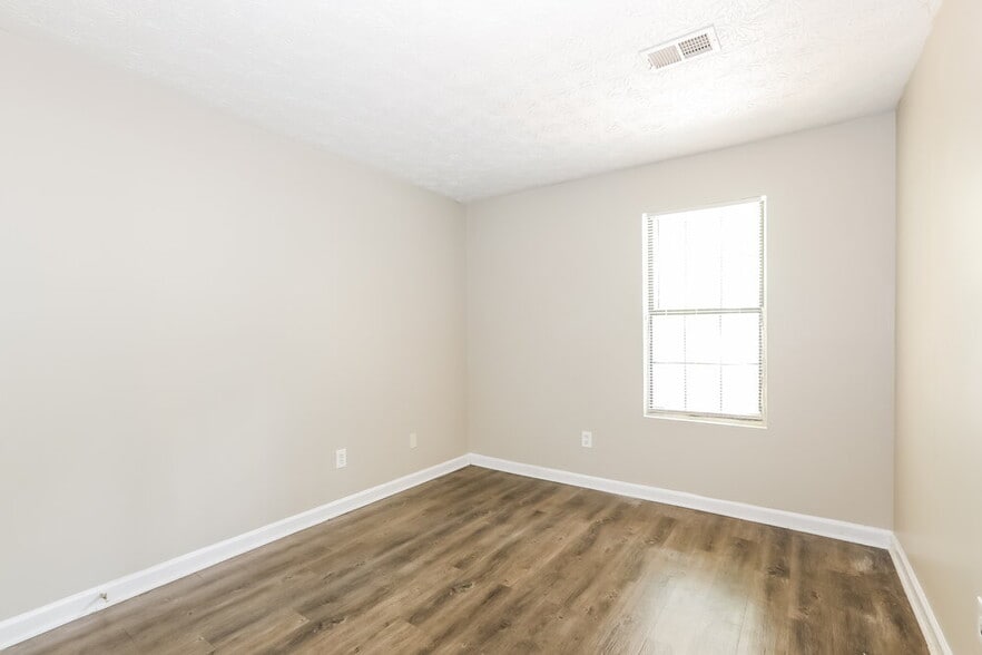 Building Photo - 1964 Taffeta Trail