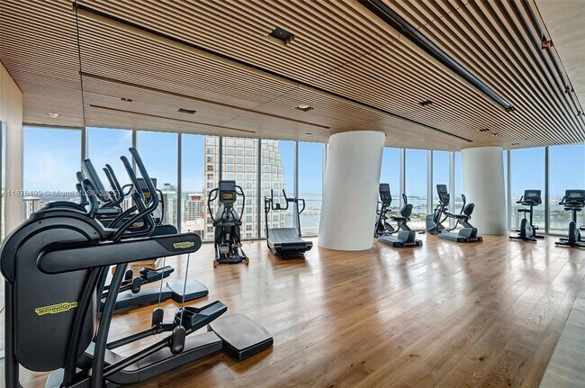 Building Photo - 300 Biscayne Blvd Way