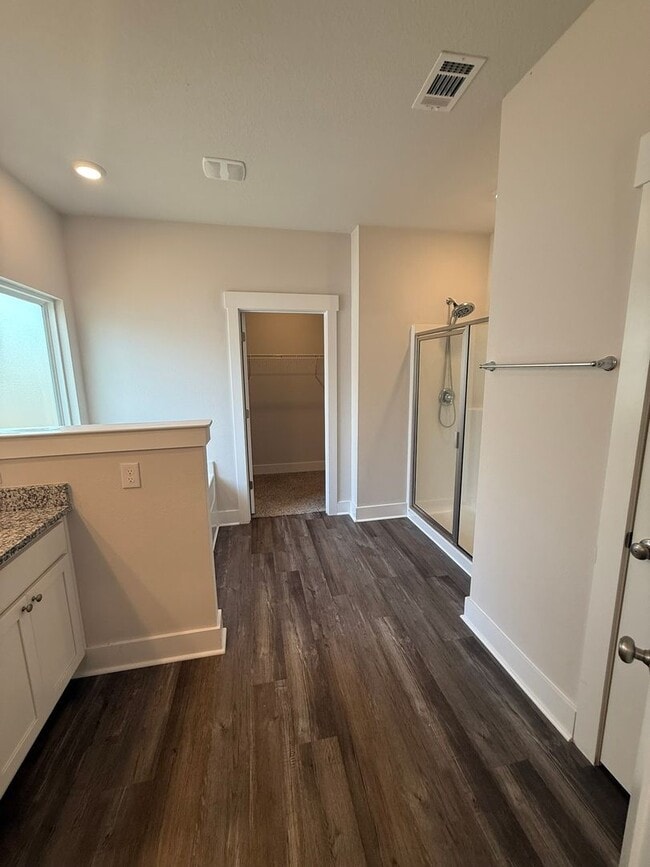 Building Photo - 4 bedroom 3 FULL bath home in Shoal River Landing...AVAILABLE JUNE 2026!