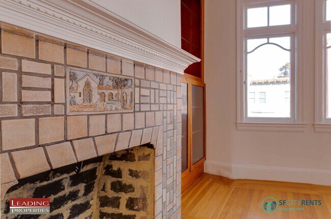 Building Photo - Marina: Immaculate Flat w/ 2 Bedrooms + Su...
