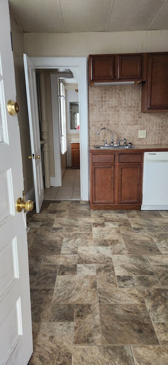 Building Photo - 435 N Water St