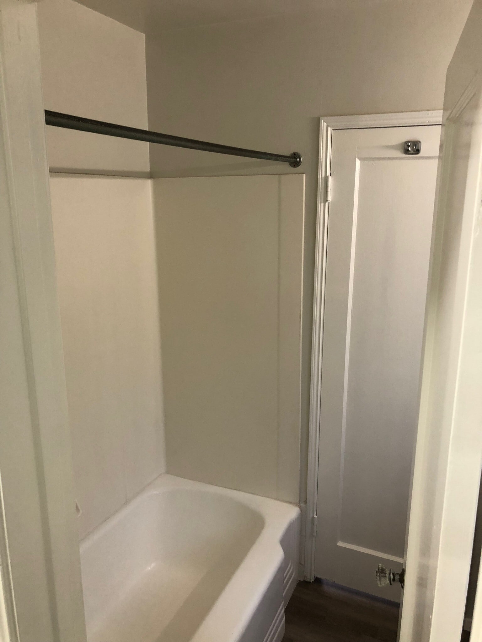 Building Photo - 119 W Hillsdale St