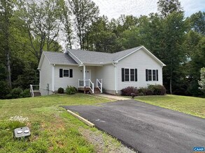 Building Photo - 275 Barrington Dr