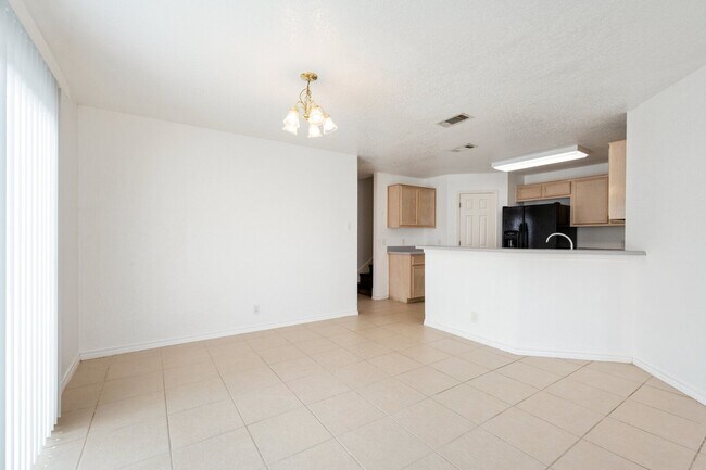 Building Photo - 203 Tamara Dr