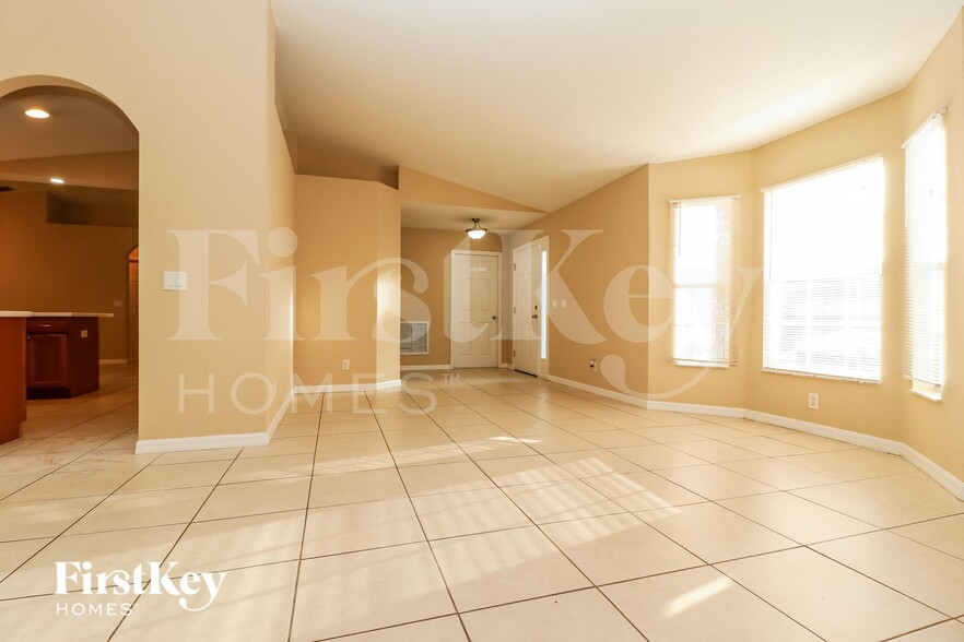 Building Photo - 362 Overbrook St