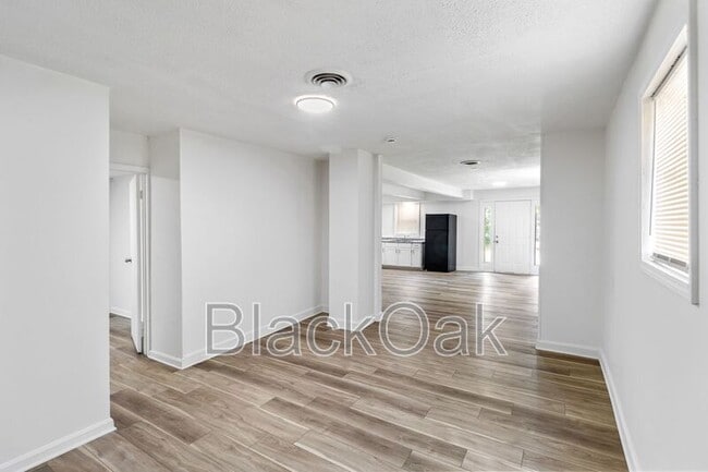 Building Photo - 1803 E Market St