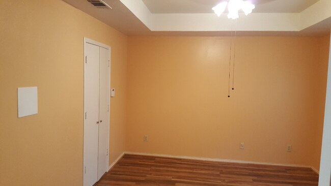 Building Photo - 9716 Summerwood Cir