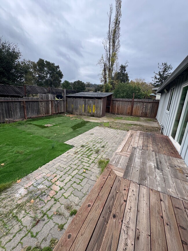 Building Photo - 224 Brand Rd