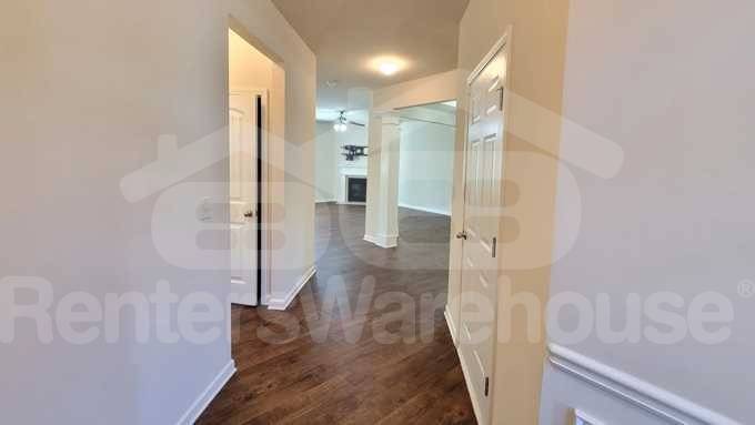 Building Photo - 10 Ontario Ct