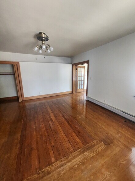 Building Photo - 205 S 15th St