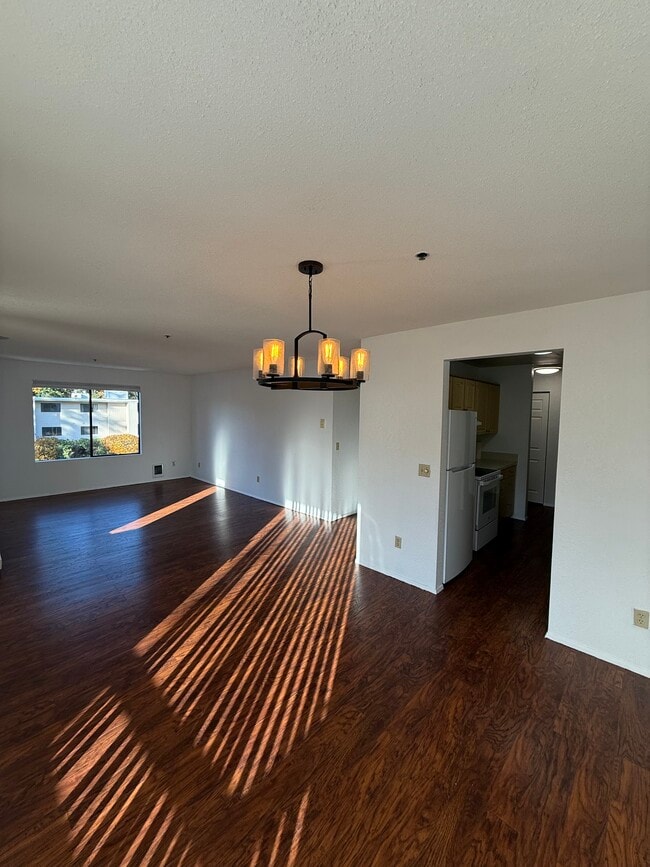 Building Photo - 18620 52nd Ave W