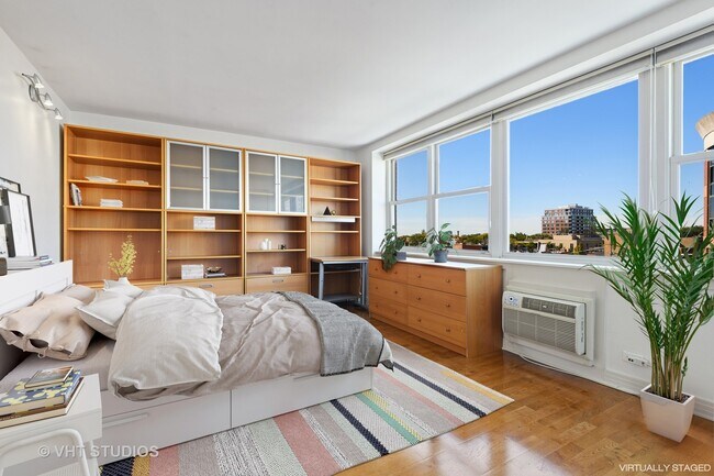 Building Photo - 2300 N Commonwealth Ave