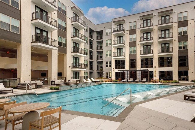 Building Photo - 8900 Six Pines Dr
