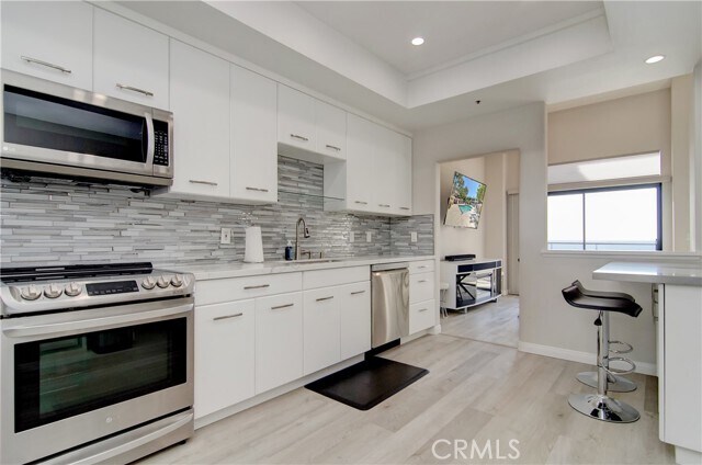 Building Photo - 200 Paris Ln