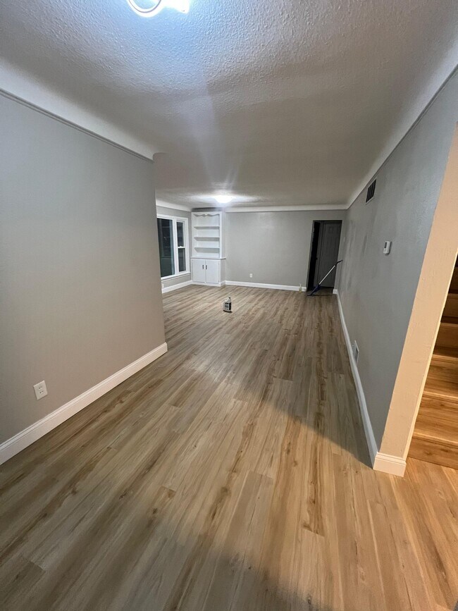 Building Photo - 1026 Renfield Rd