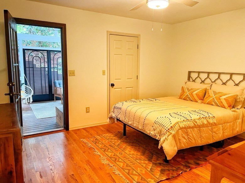 Building Photo - 16 Townes Square Ln