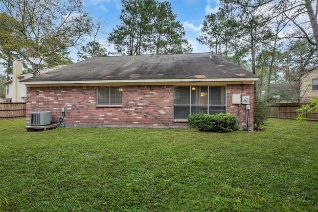 Building Photo - 10 Treadwell Ct