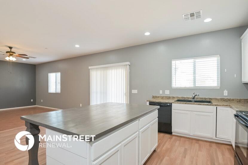 Building Photo - 5011 E Fishhook Ct