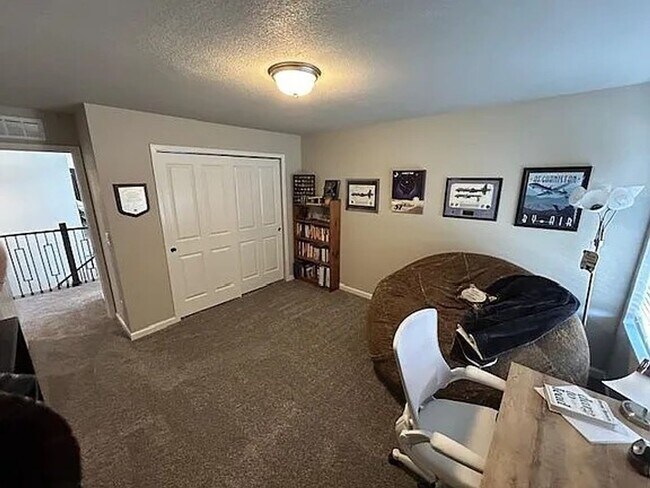 Building Photo - 3 Bed | 2.5 Bath | A/C | Fenced Yard | Near Military Bases