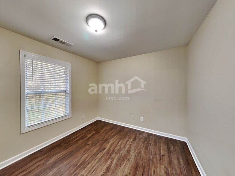 Building Photo - 15 Jeremiah Way