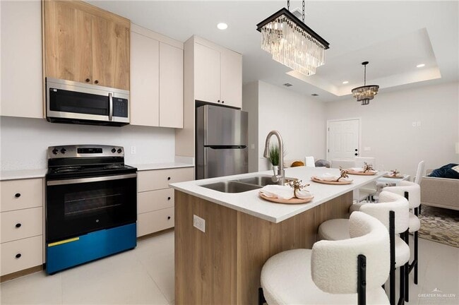 Building Photo - 18 N 43rd St