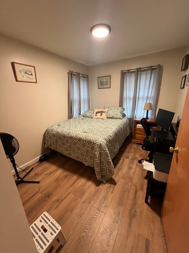 Building Photo - 2 Folly Brook Terrace