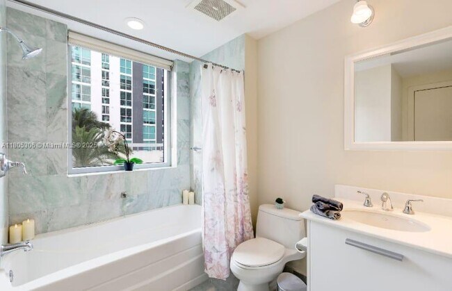 Building Photo - 1050 Brickell Ave
