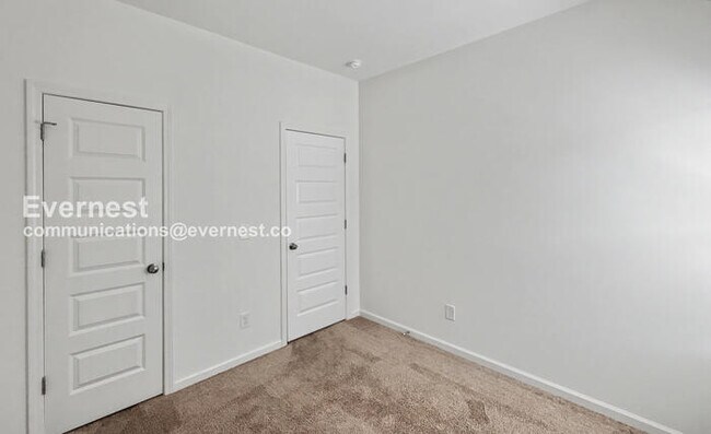 Building Photo - 3 Bed/2 Bath Home with Garage / Available Now!