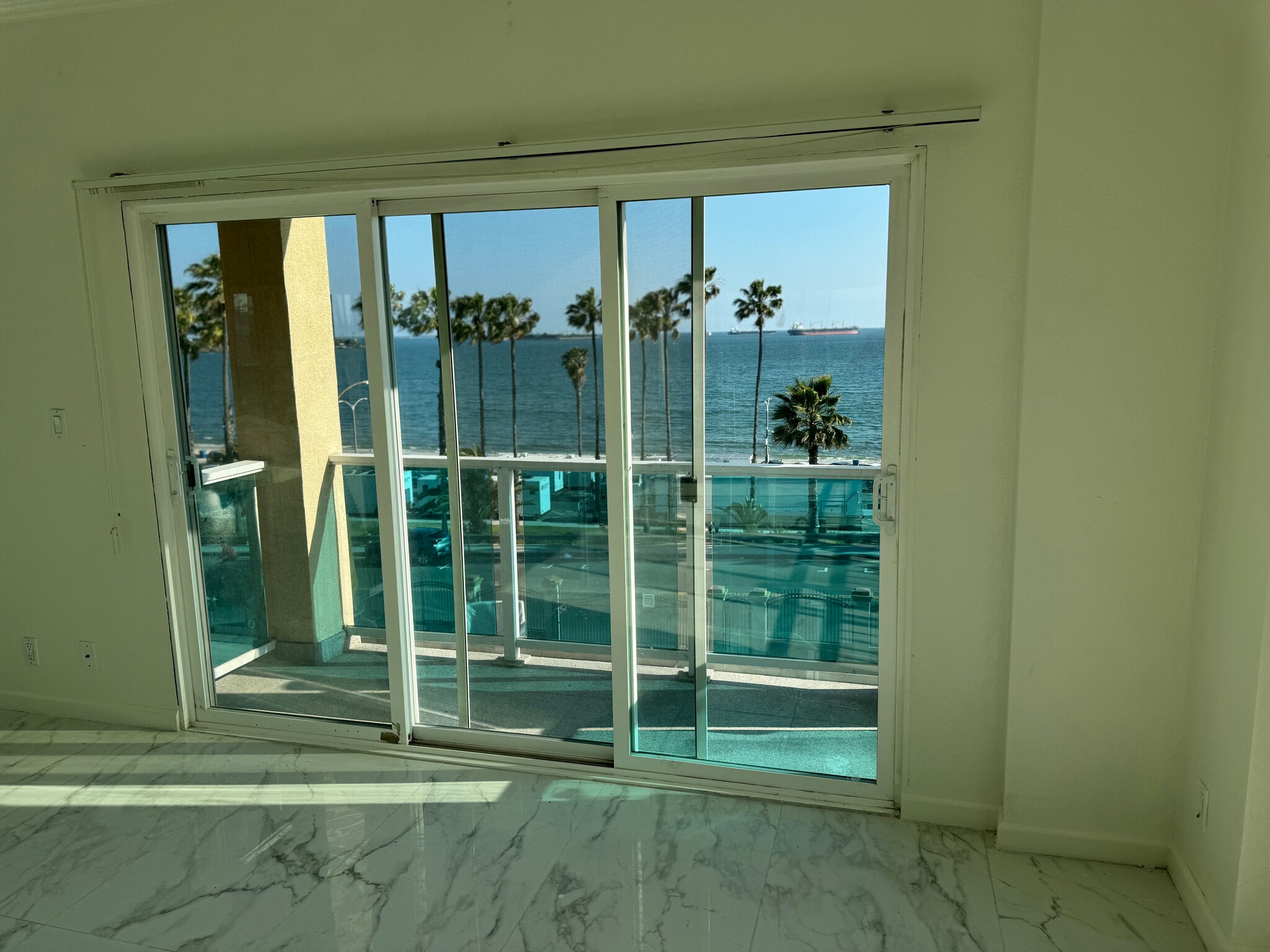 Building Photo - 2230 E Ocean Blvd