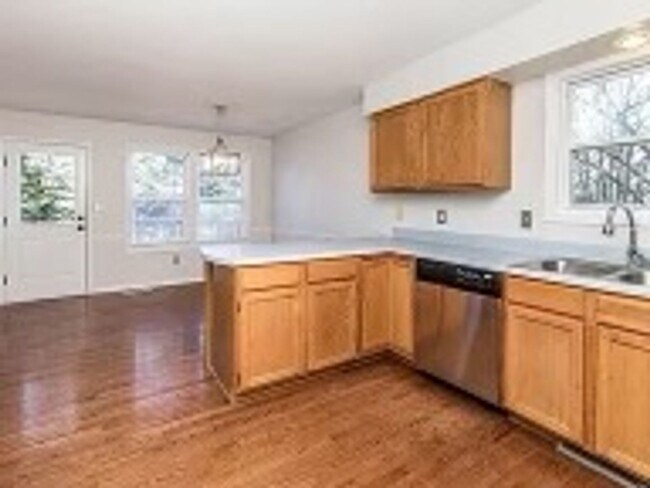 Building Photo - 4BR/3BR Home - $2,300/month