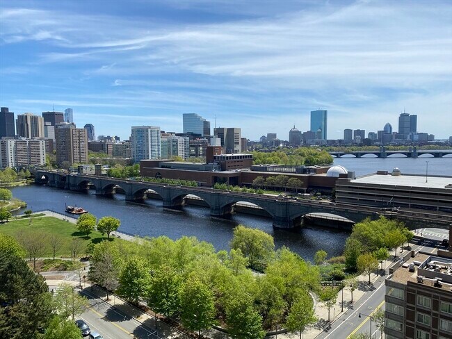 Primary Photo - 10 Museum Way