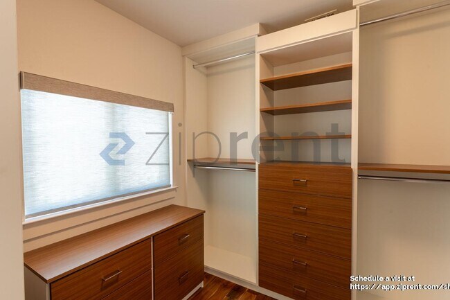 Building Photo - 3133 Govalle Ave