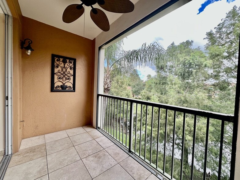 Building Photo - 1230 Reserve Way