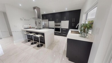 Building Photo - 10805 SW 156th Terrace