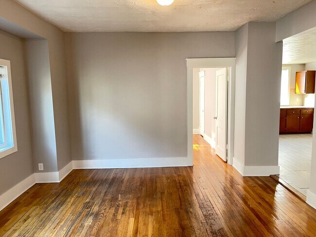 Building Photo - Florence/Minne Lusa 4 bed 2 bath house 160...