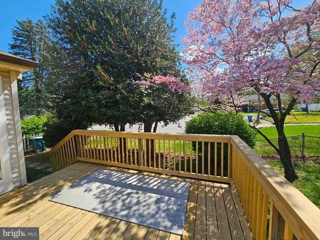 Building Photo - 14236 Caroline St