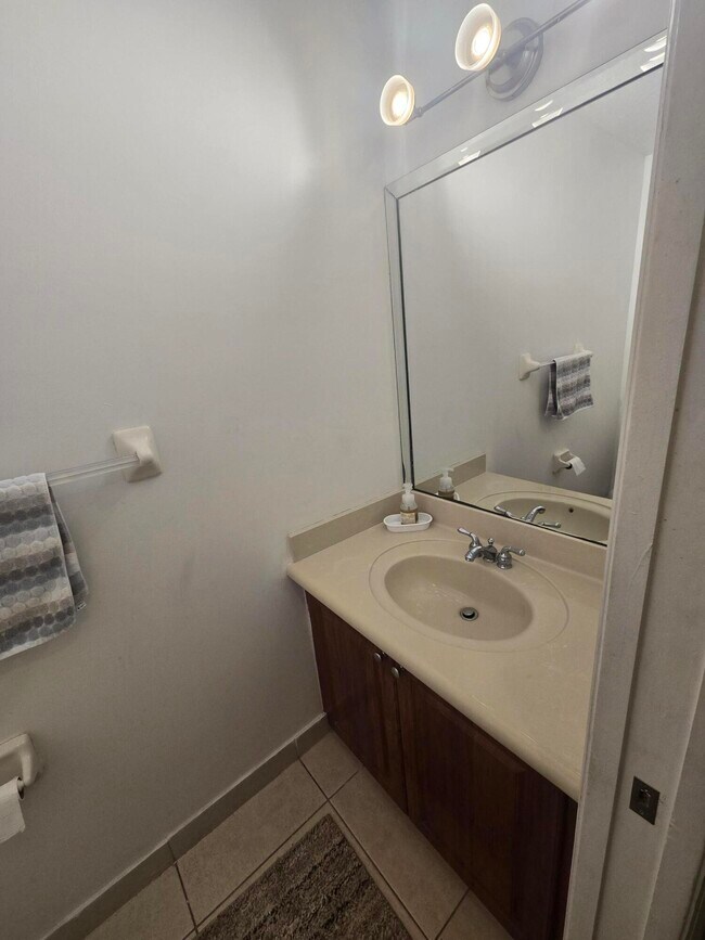 Building Photo - 1113 Shoma Dr