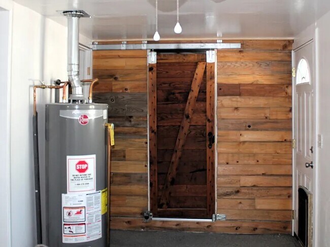 Building Photo - 919 Third St